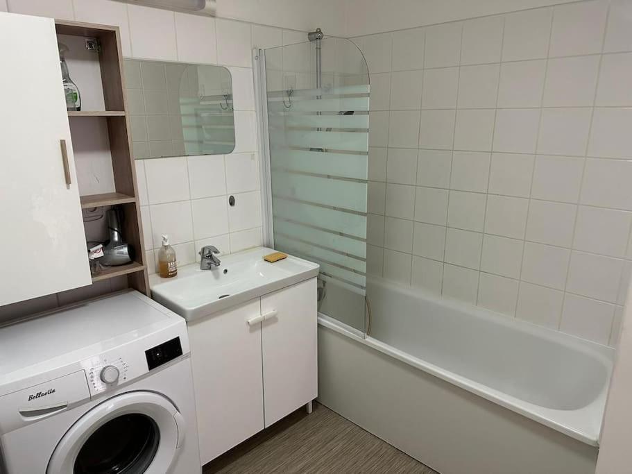 Appartement Proche Chu Avec Balcon Et Parking ลีลล์ ภายนอก รูปภาพ